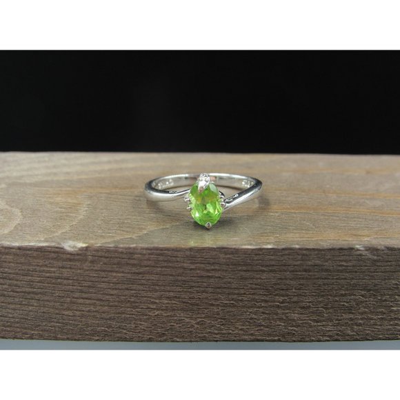 Size 7 Sterling Silver Quality Green Peridot Gem Band Ring Vintage Statement - Picture 1 of 7